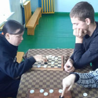 Завершились соревнования по русским шашкам ещё в двух группах нашего лицея! Завершились соревнования по русским шашкам ещё в двух группах нашего лицея!